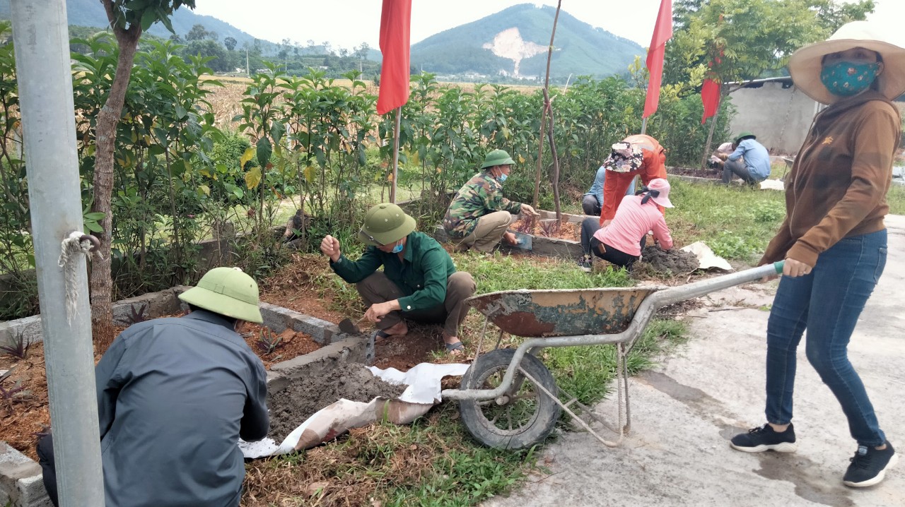 Hà Tĩnh: Giáo viên huyện miền núi lập công chào mừng ngày hội bầu cử
